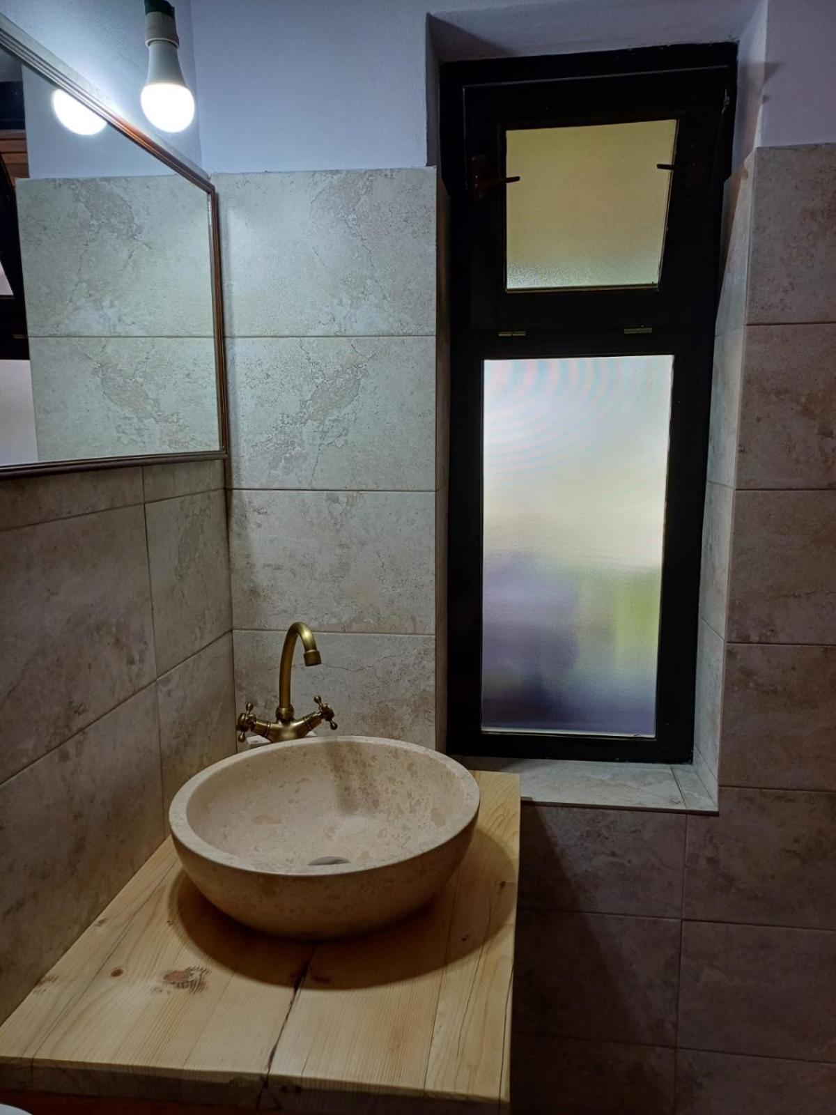 Casuta Din Valea Regilor Gradistea de Munte Exterior foto